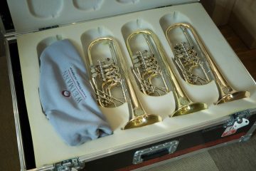 3 trumpets – 3 bells